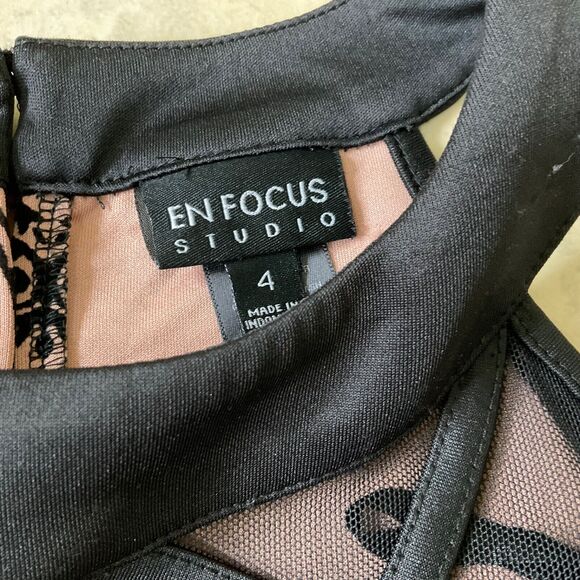 En Focus Midi Dress women’s 4 cocktail party Blush Floral textured design - Picture 12 of 14